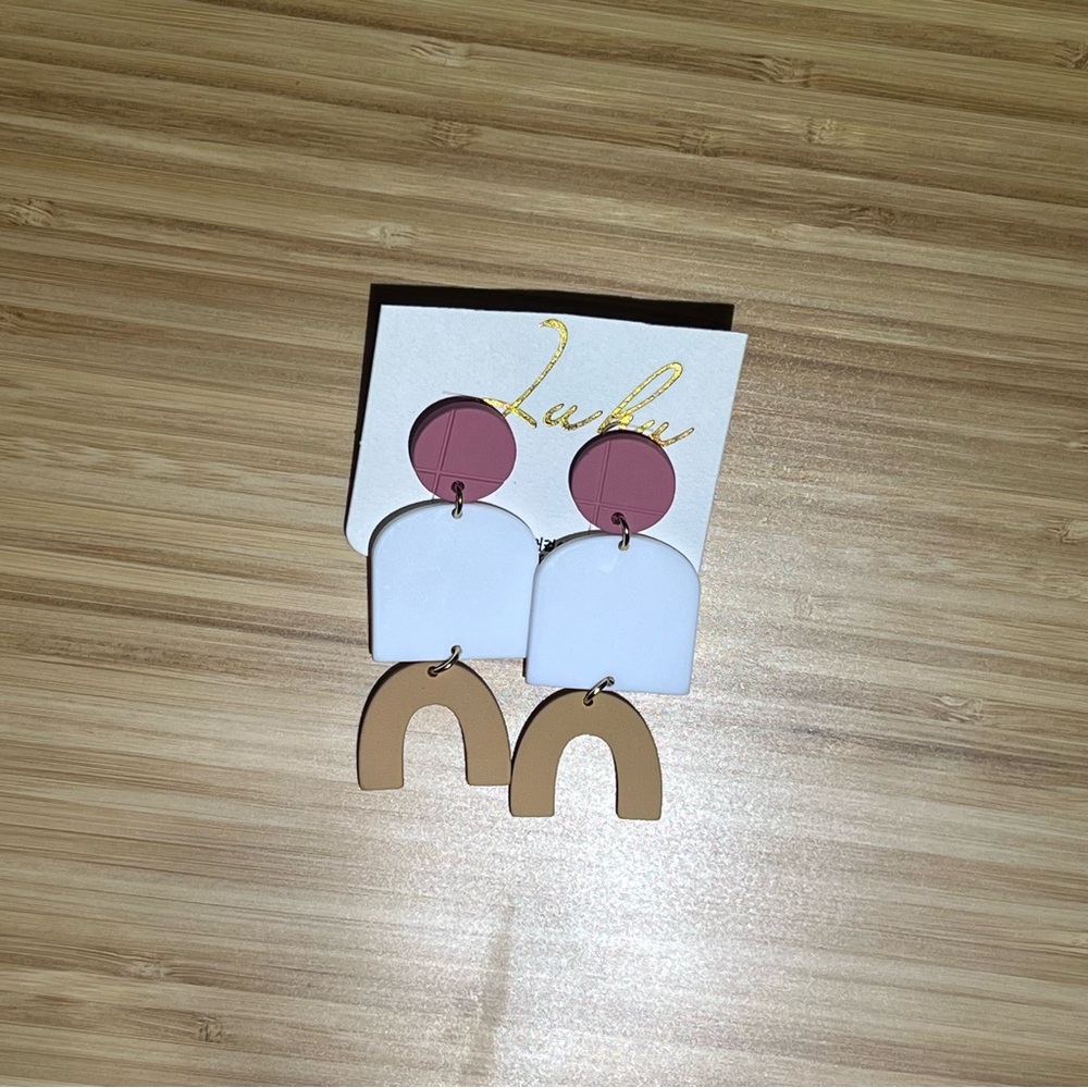 Lulu Geometric Earrings in Pink, White, and Tan